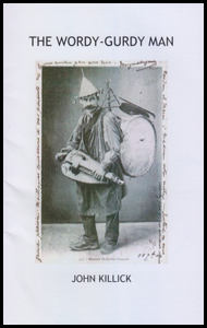 The jacket is white, A5 in size and shape. In the middle there is a monochrome photo of an old-fashined musician. He seems to be holding a stringed instrument with a drum on his back and a pointy hat. But maybe what he is holding is a hurdy gurdy. Title is in black caps above the photo centred. Name of author is centred in smaller caps below the photo.